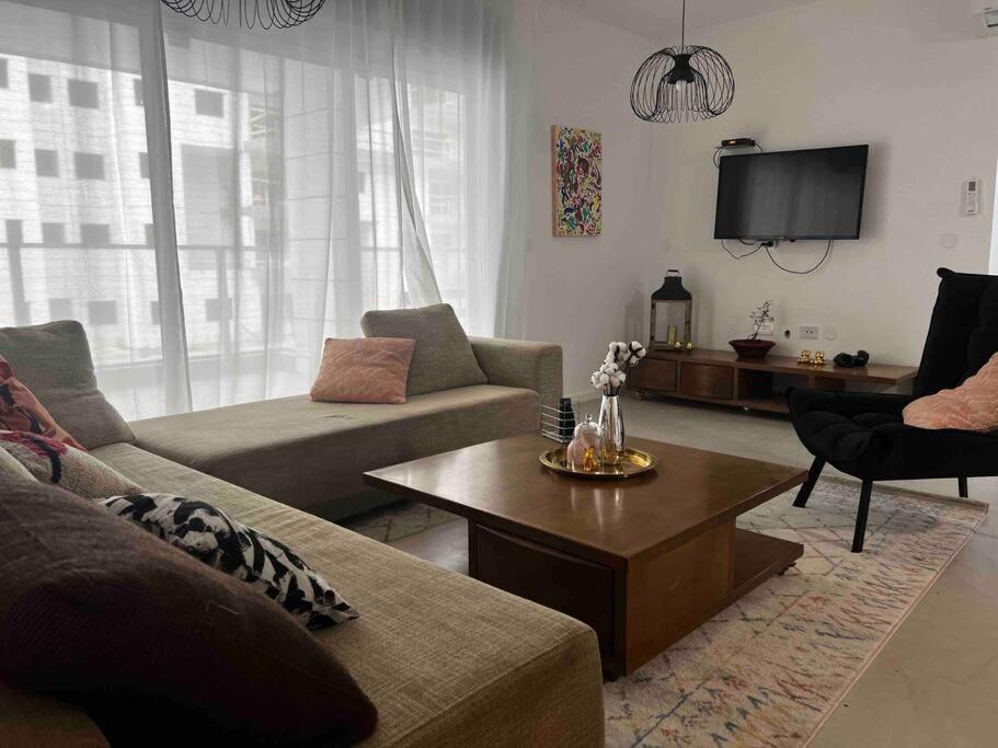 New Apt With A Big Balcony At Karmei Gat Qiryat Gat Exterior photo