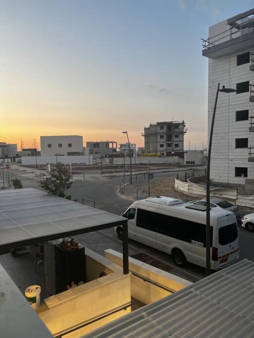 New Apt With A Big Balcony At Karmei Gat Qiryat Gat Exterior photo
