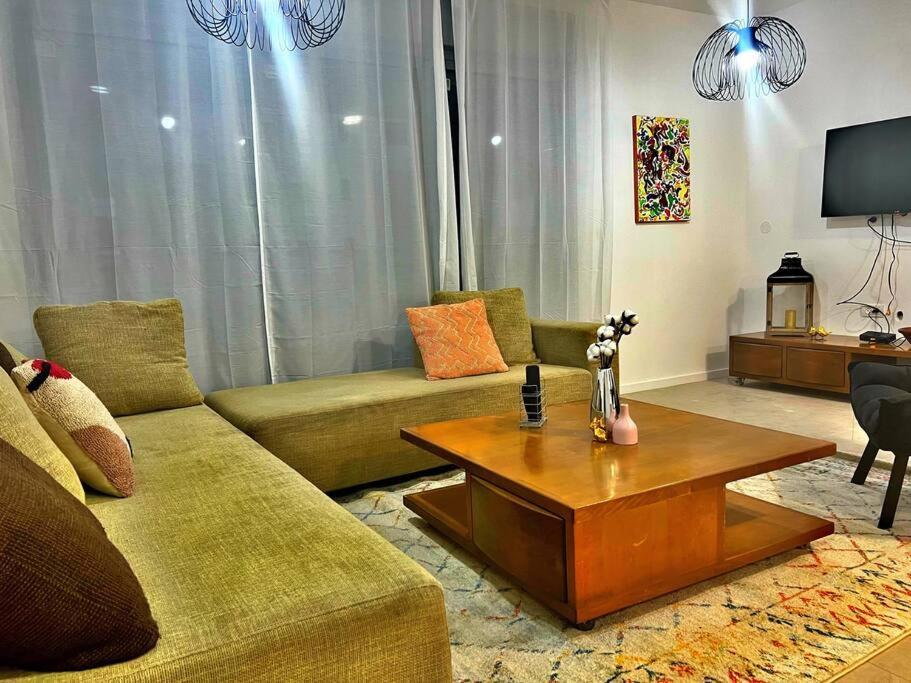 New Apt With A Big Balcony At Karmei Gat Qiryat Gat Exterior photo