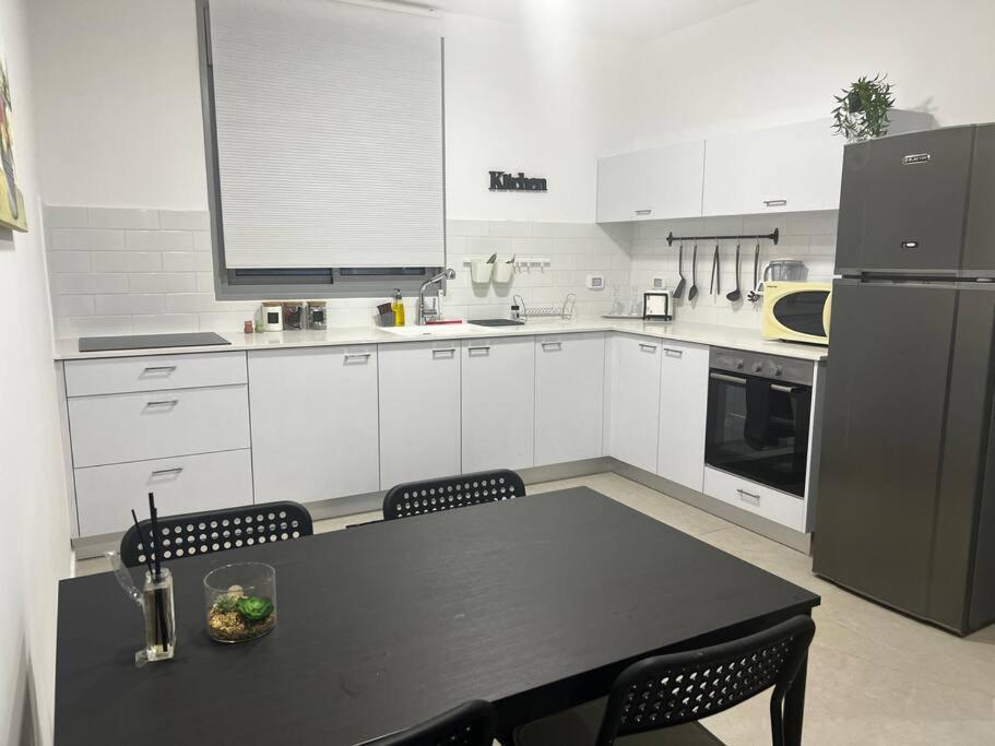 New Apt With A Big Balcony At Karmei Gat Qiryat Gat Exterior photo